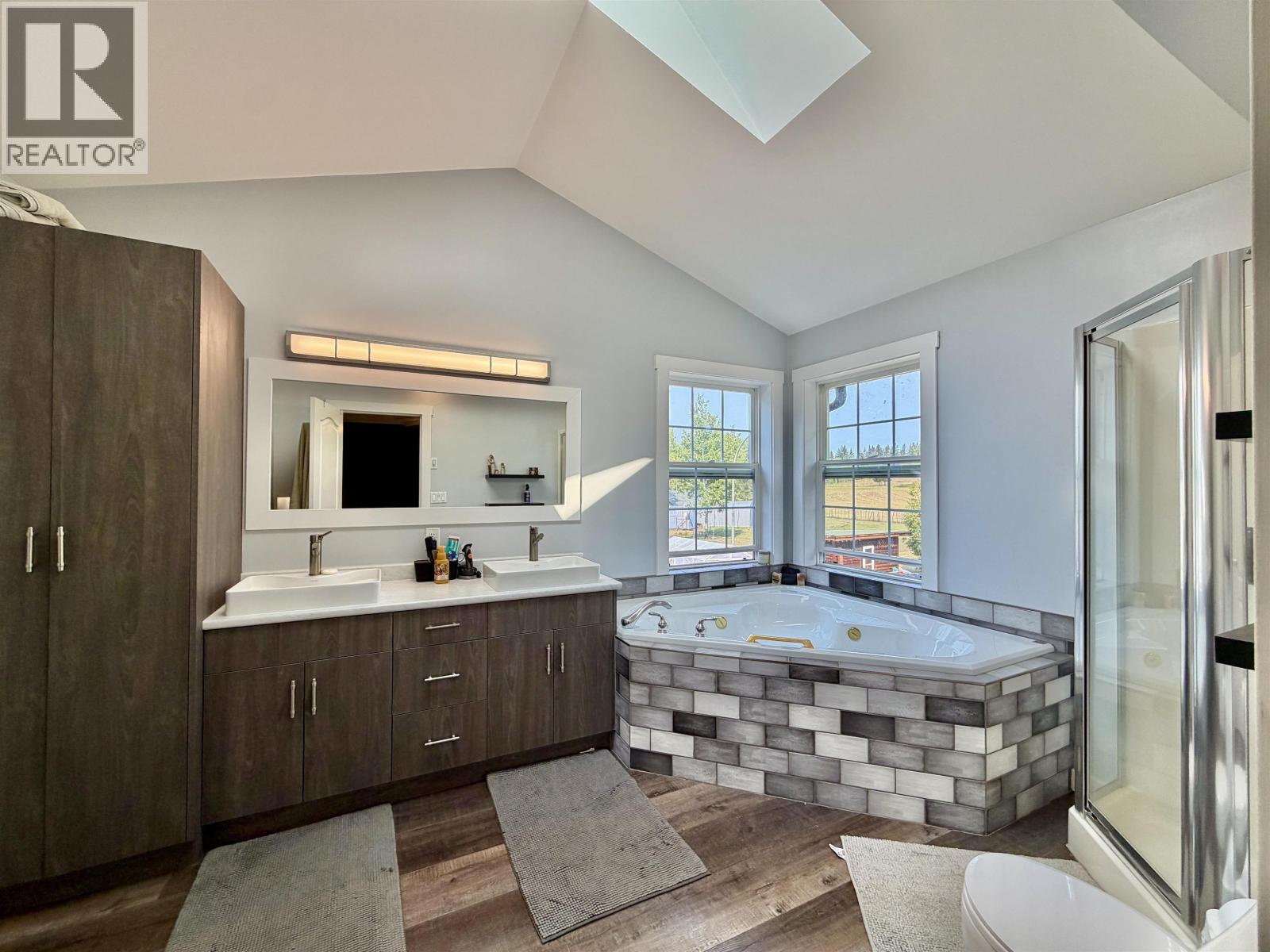 5581 LAKESIDE COURT - 22
