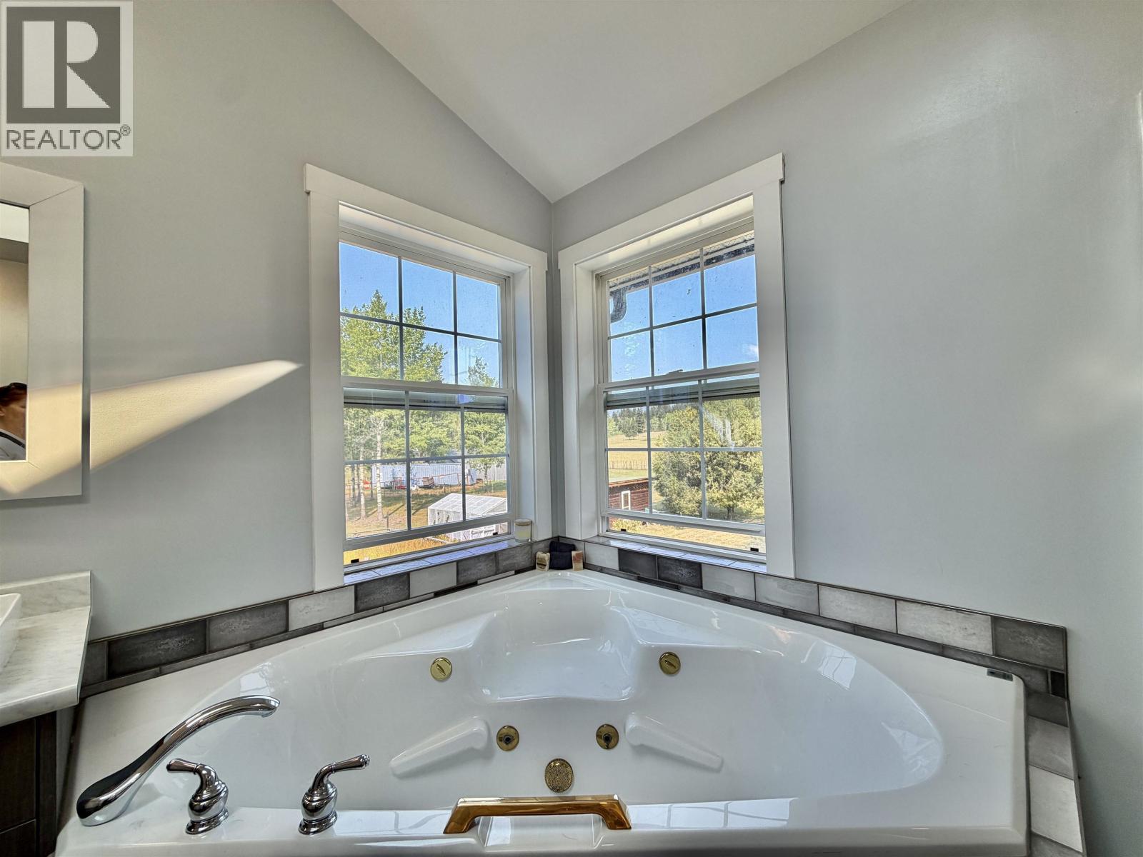 5581 LAKESIDE COURT - Image 23