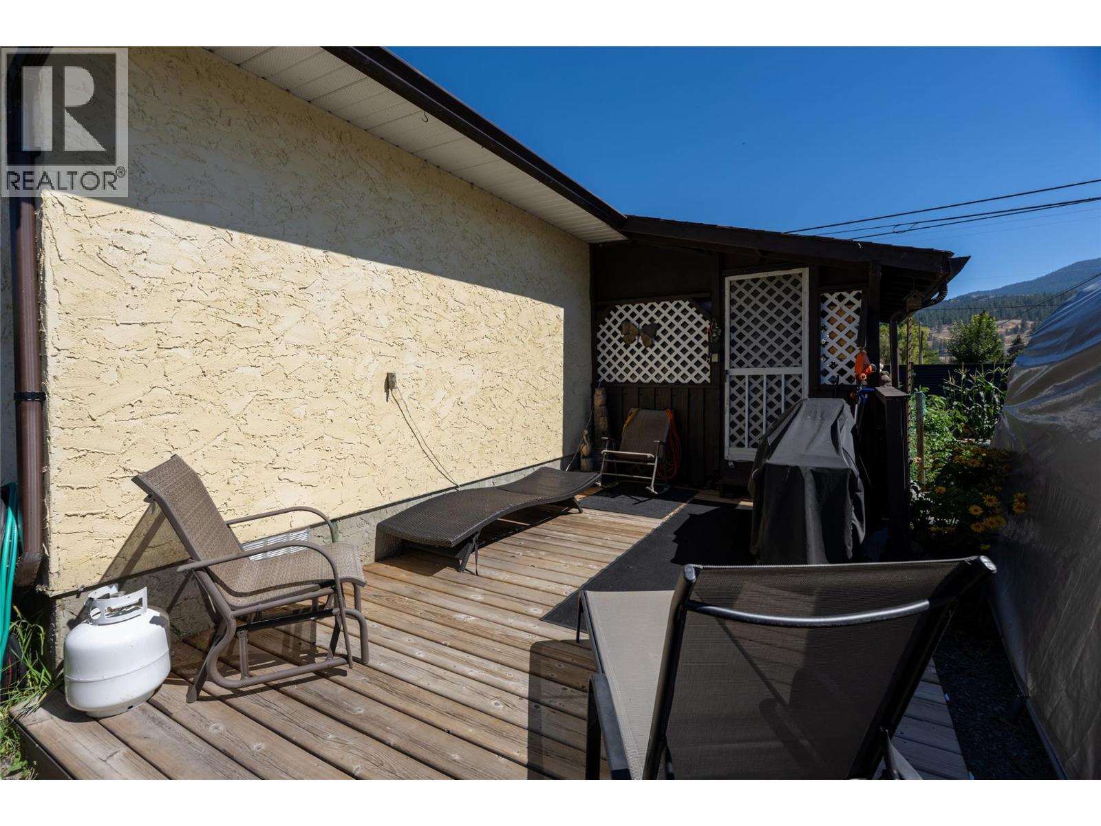 411 Gertrude Street, Midway