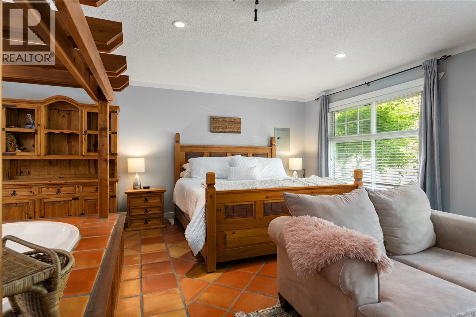 2071 Saras Way, Nanaimo