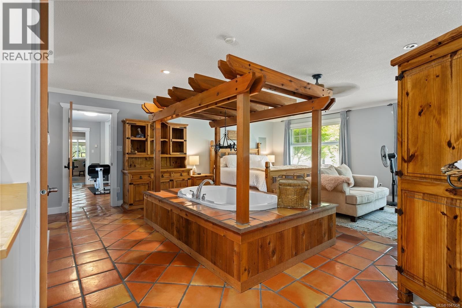 2071 Saras Way, Nanaimo