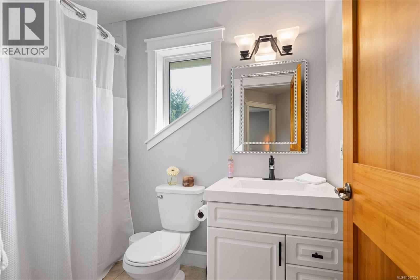 2071 Saras Way, Nanaimo