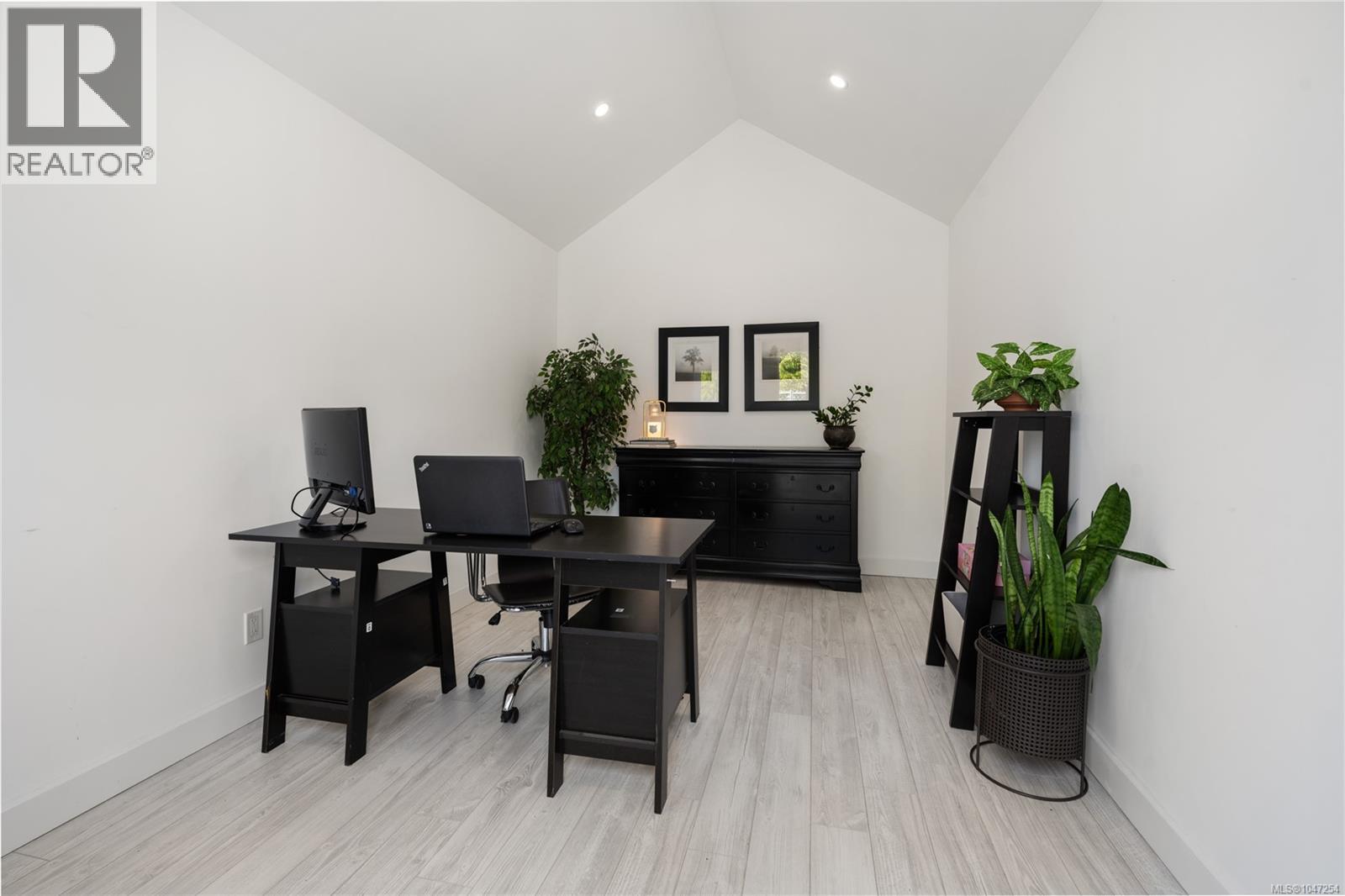 2071 Saras Way, Nanaimo