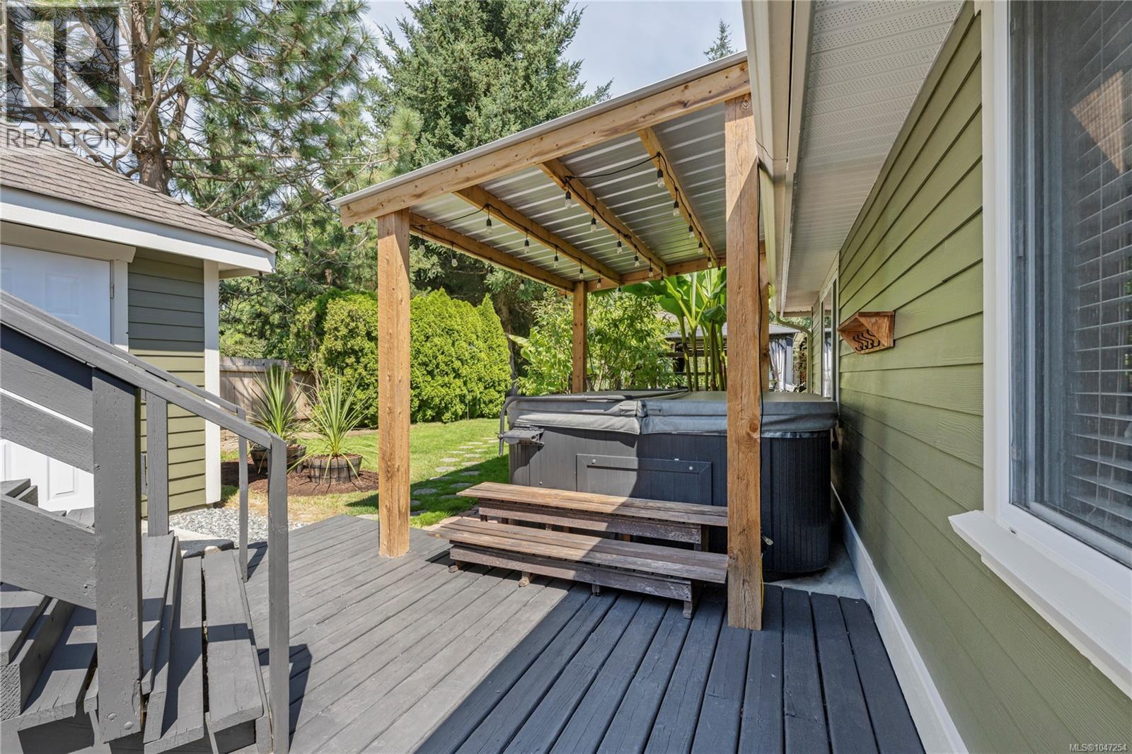 2071 Saras Way, Nanaimo