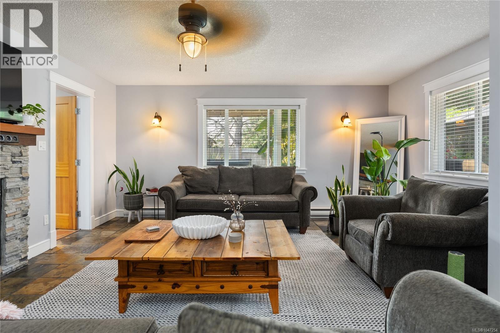 2071 Saras Way, Nanaimo