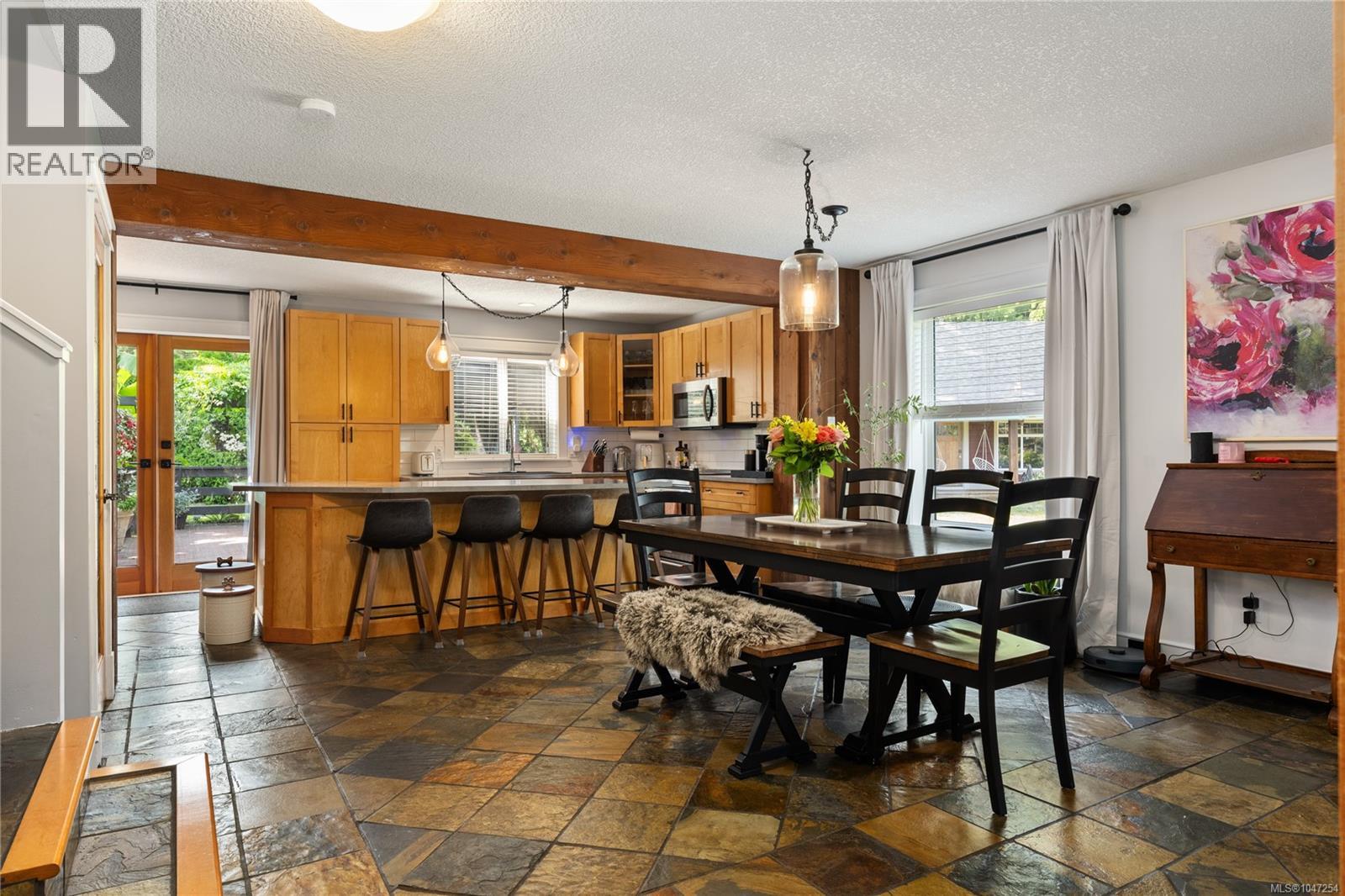 2071 Saras Way, Nanaimo