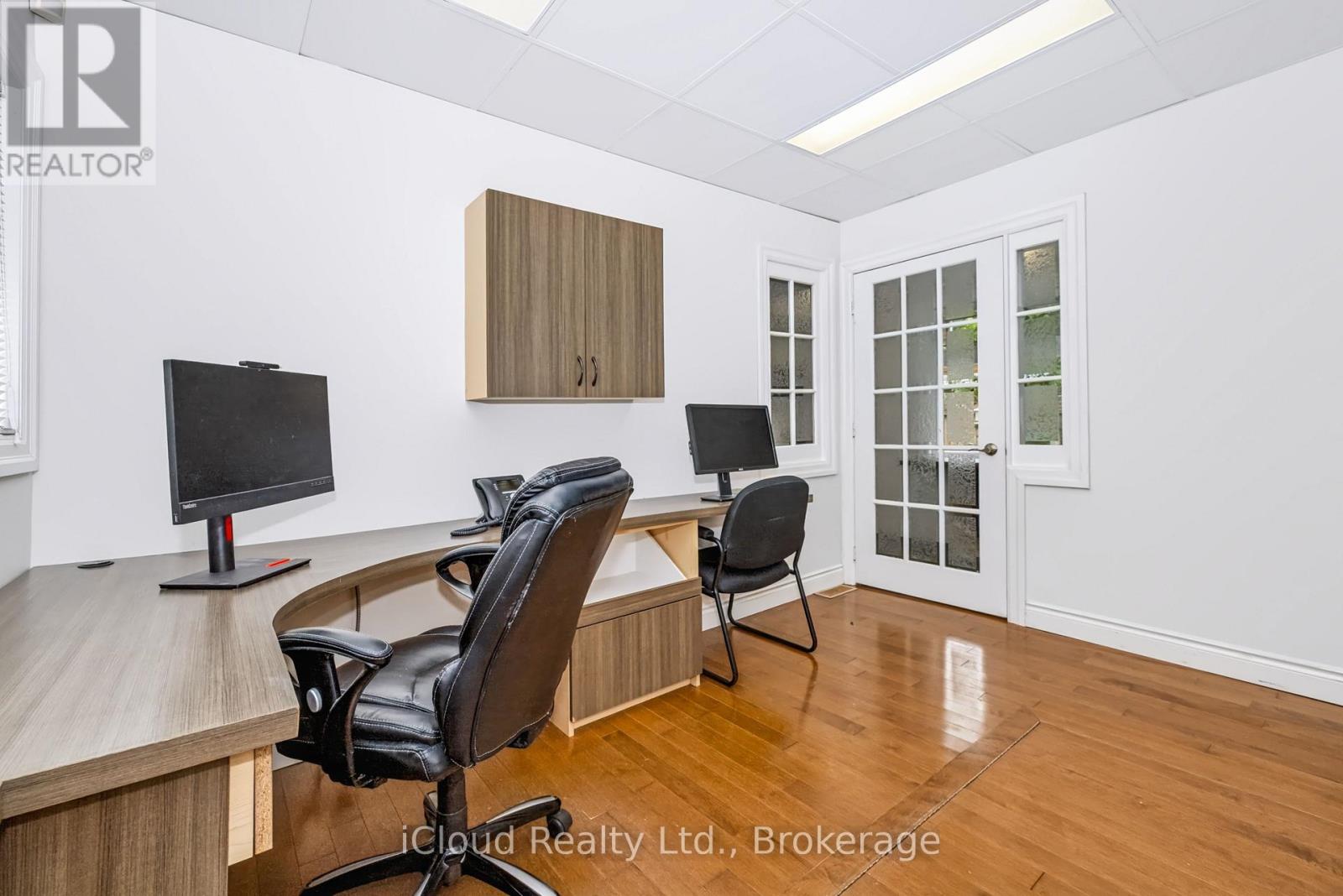 654 DUKE STREET - 32