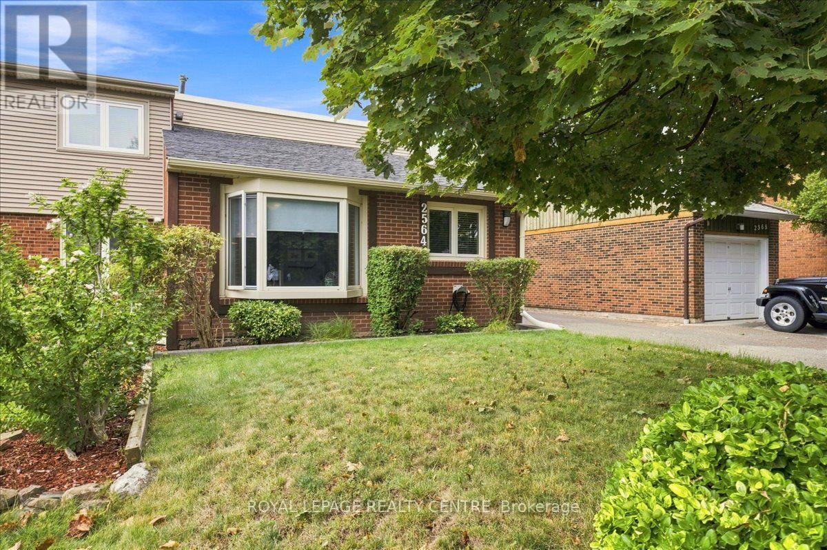 Photo of 2564 Mainroyal Street