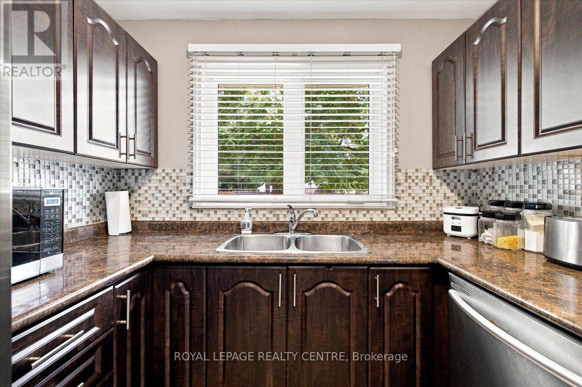 2564 MAINROYAL STREET - 16