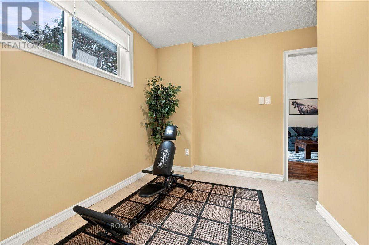 2564 MAINROYAL STREET - 35