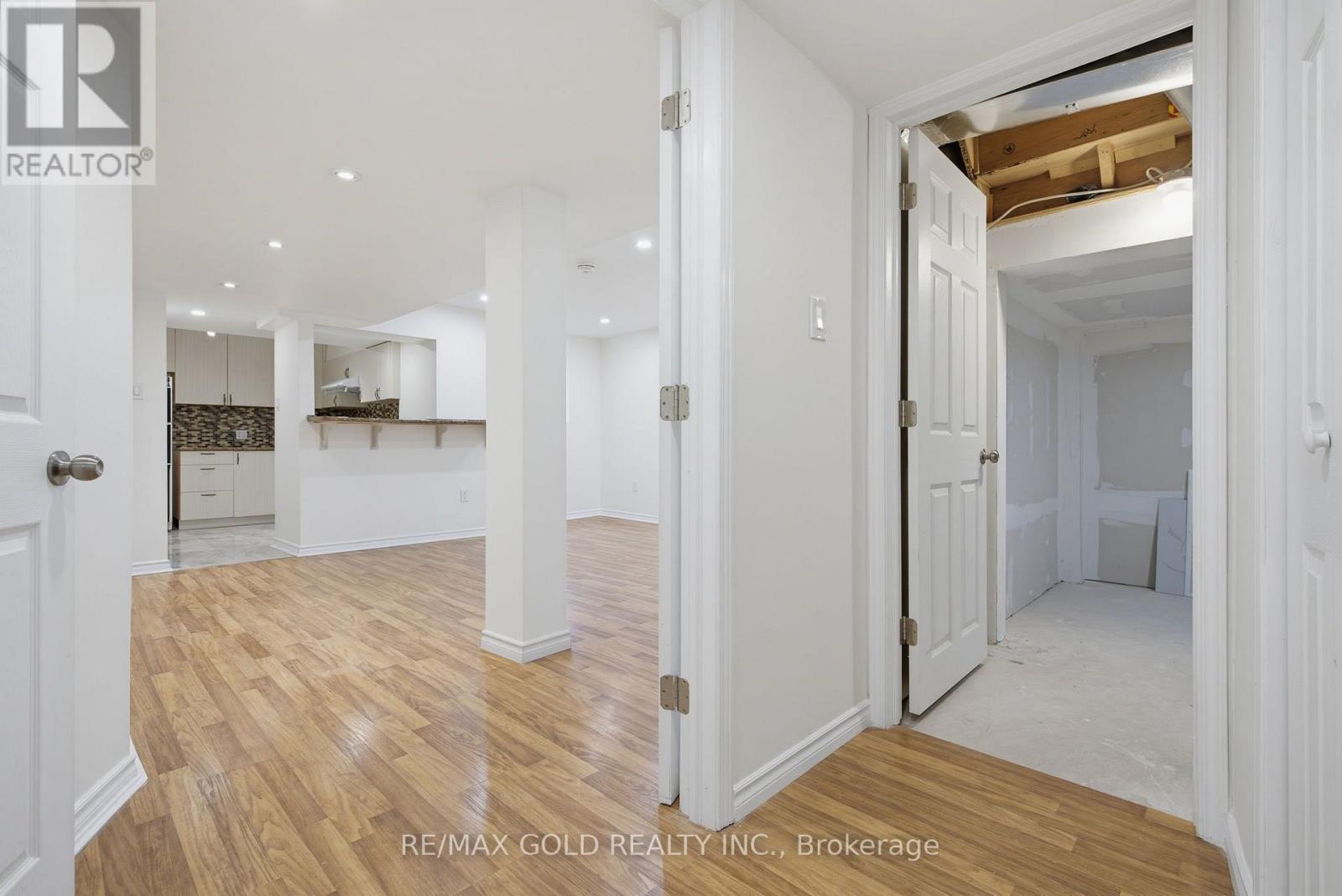 22 DURANGO DRIVE - 28