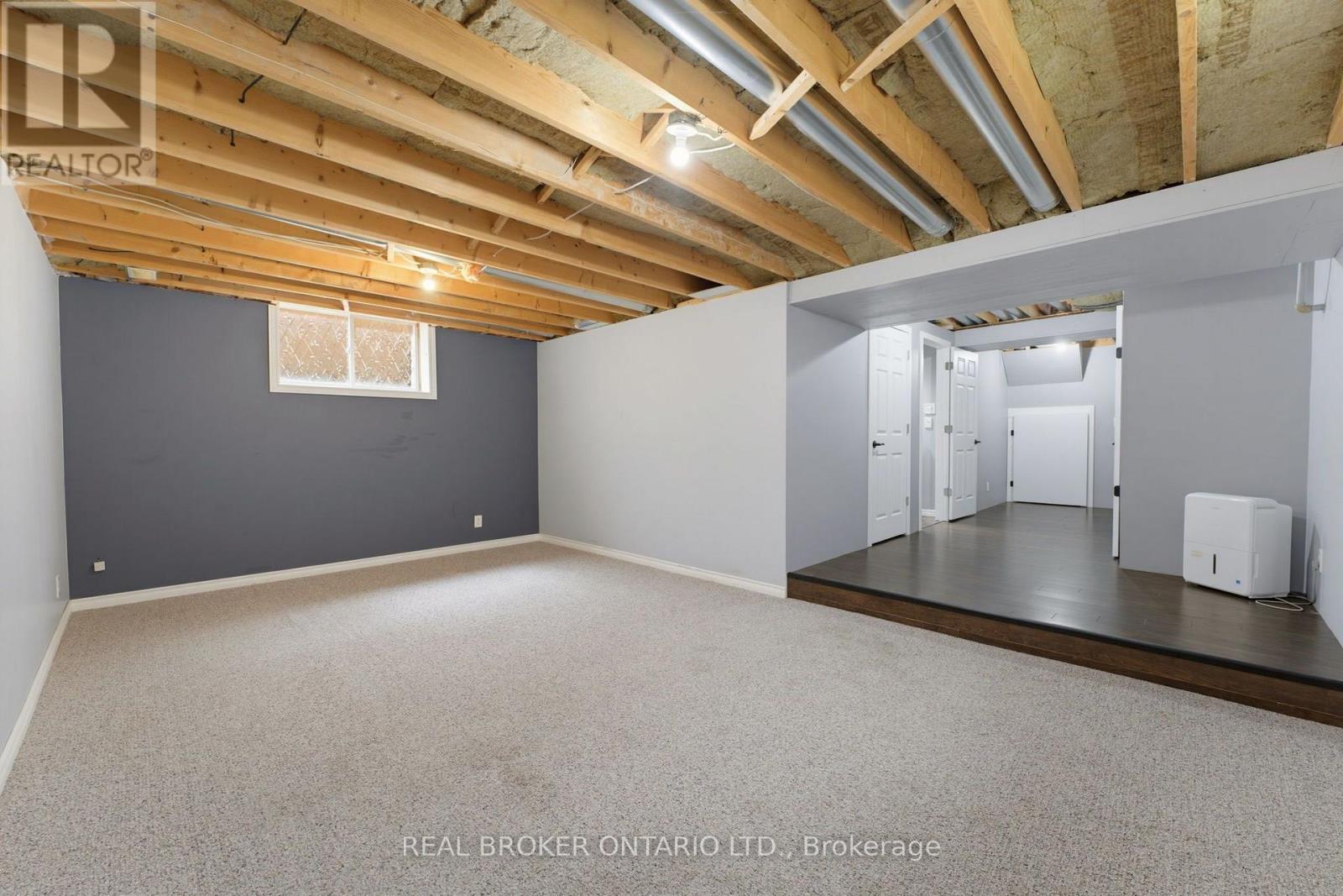 592 LITTLE DOVER CRESCENT - 21