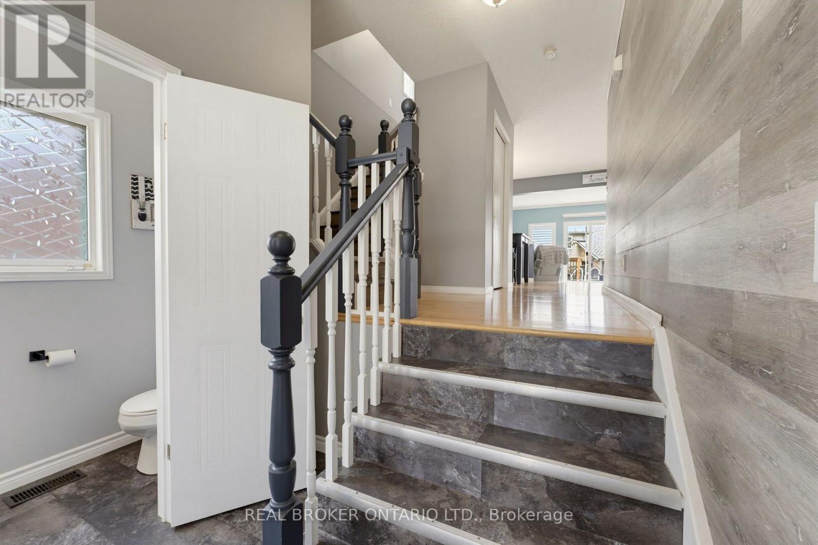 592 LITTLE DOVER CRESCENT - Image 4