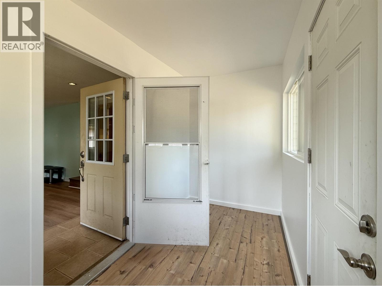 #4 2725 DUBOIS ROAD - 6