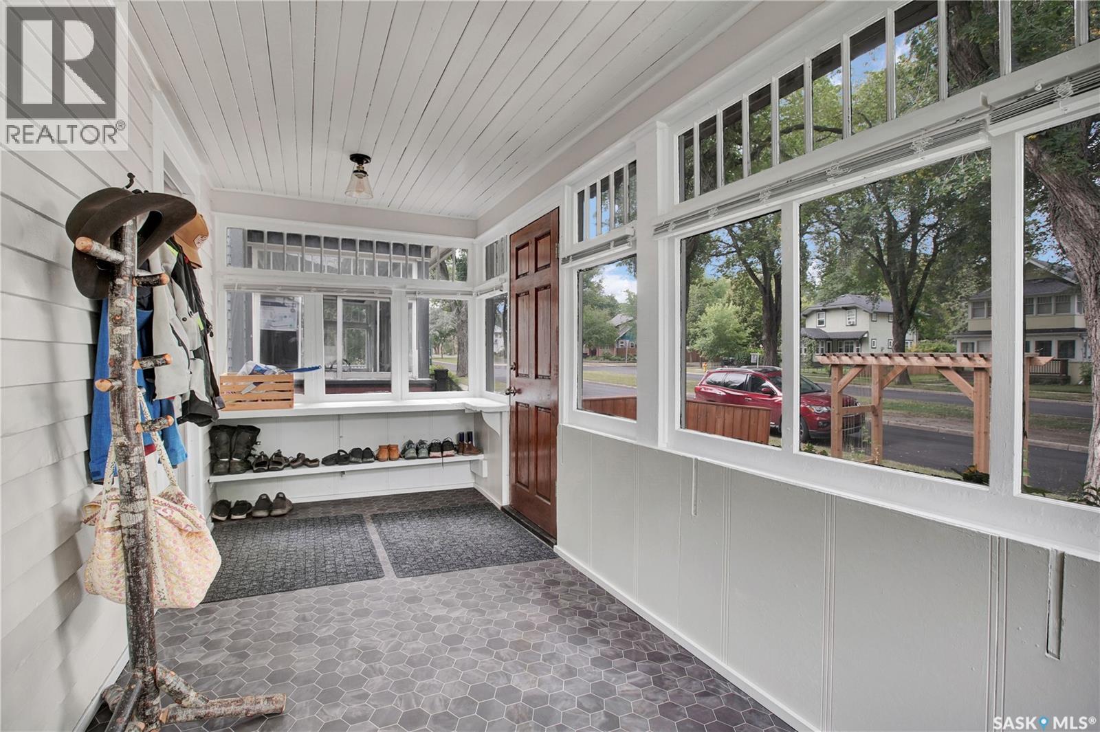 313 29th STREET W - 6