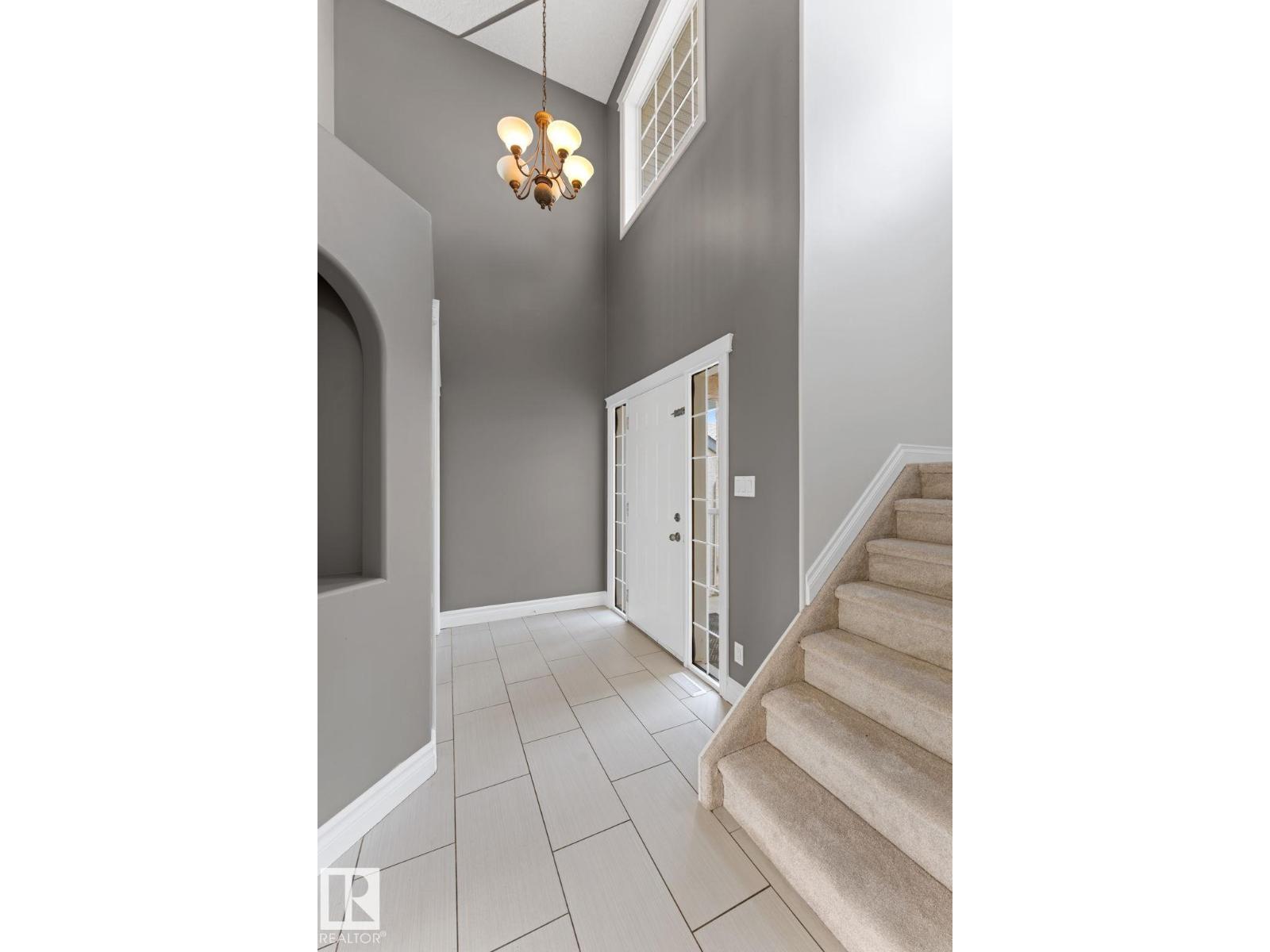 173 Castle Dr NW NW photo 5 — MLS® E4505412