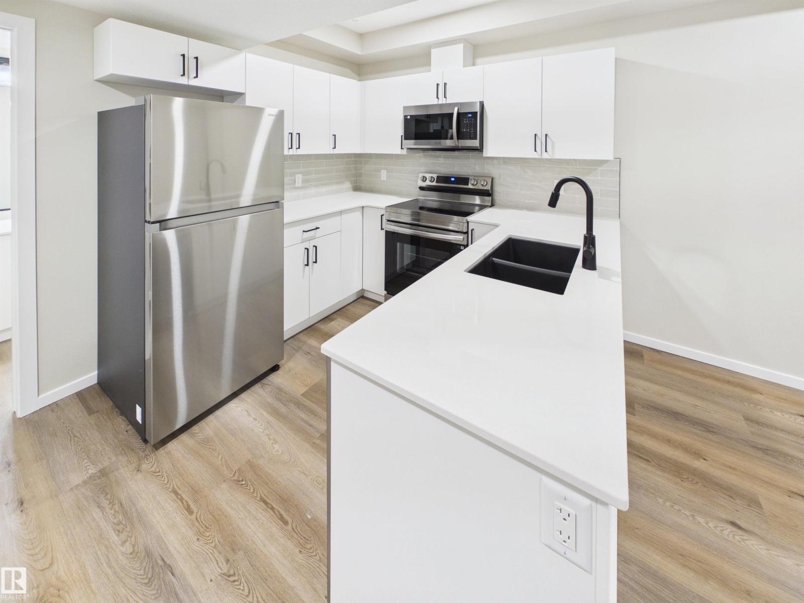 1100 MCLEOD AV - Image 31