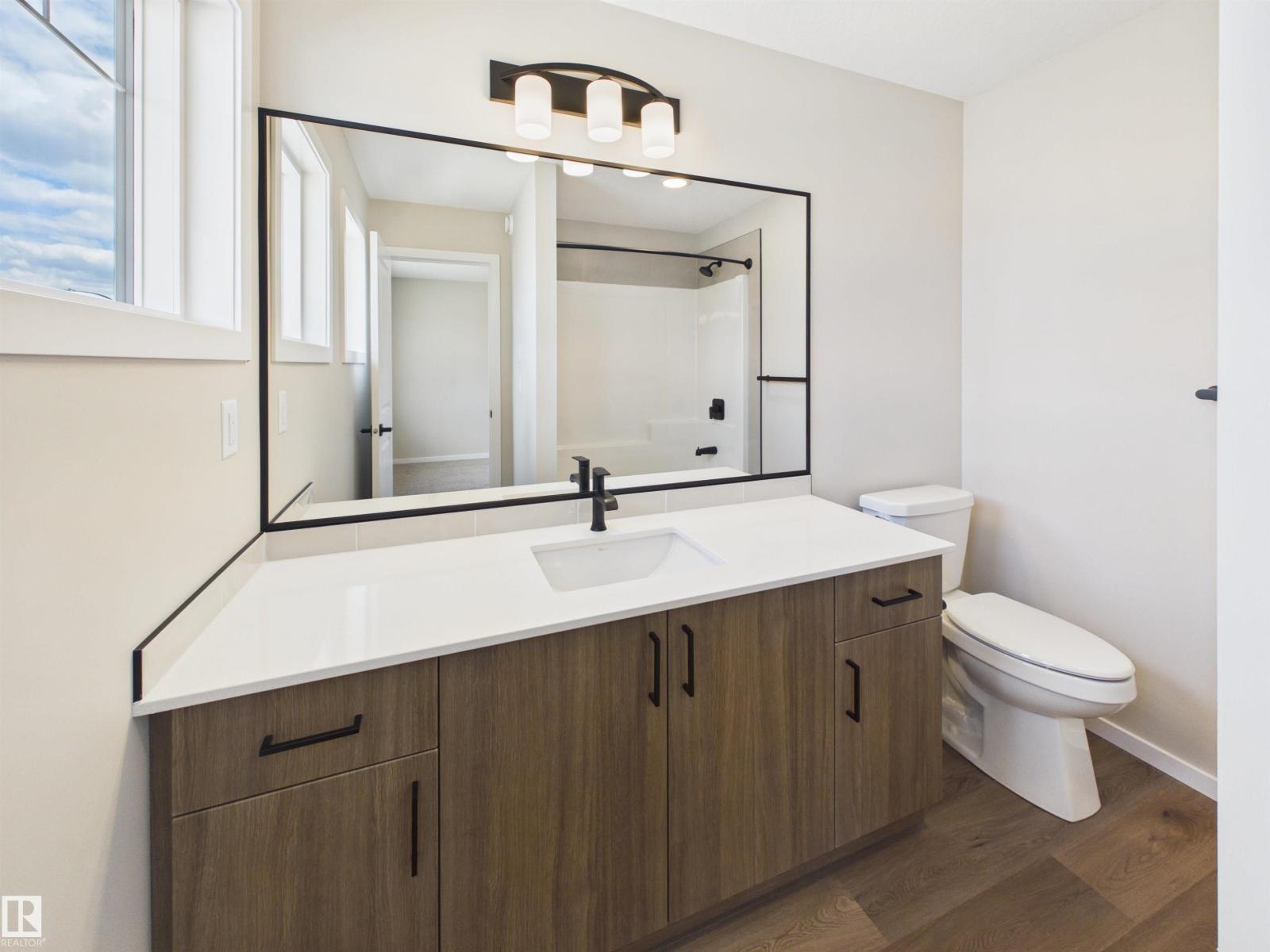 1100 MCLEOD AV - 25