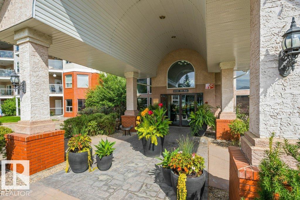 #220 9008 99 AV NW - 4
