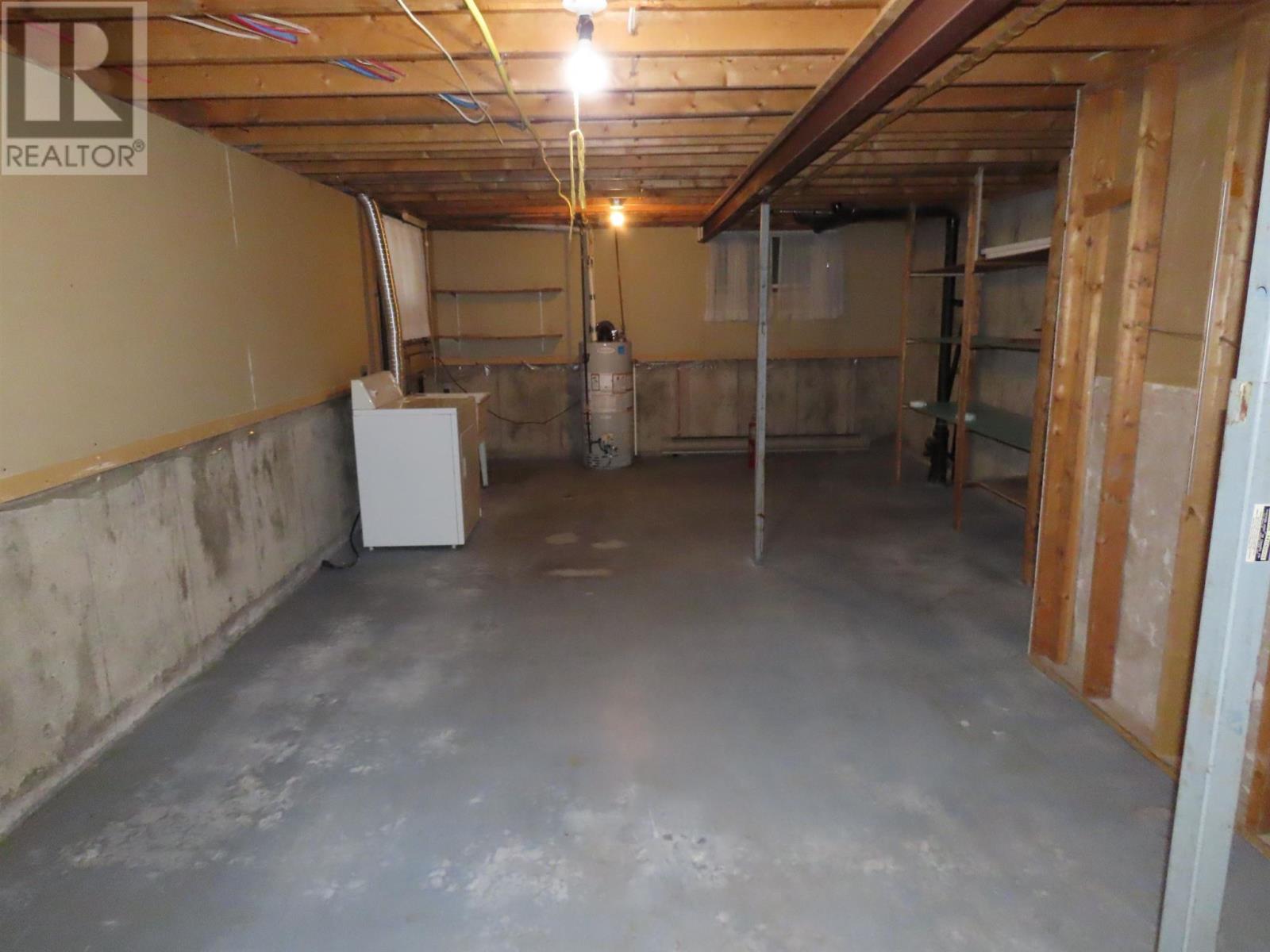 32 Breton RD - 16