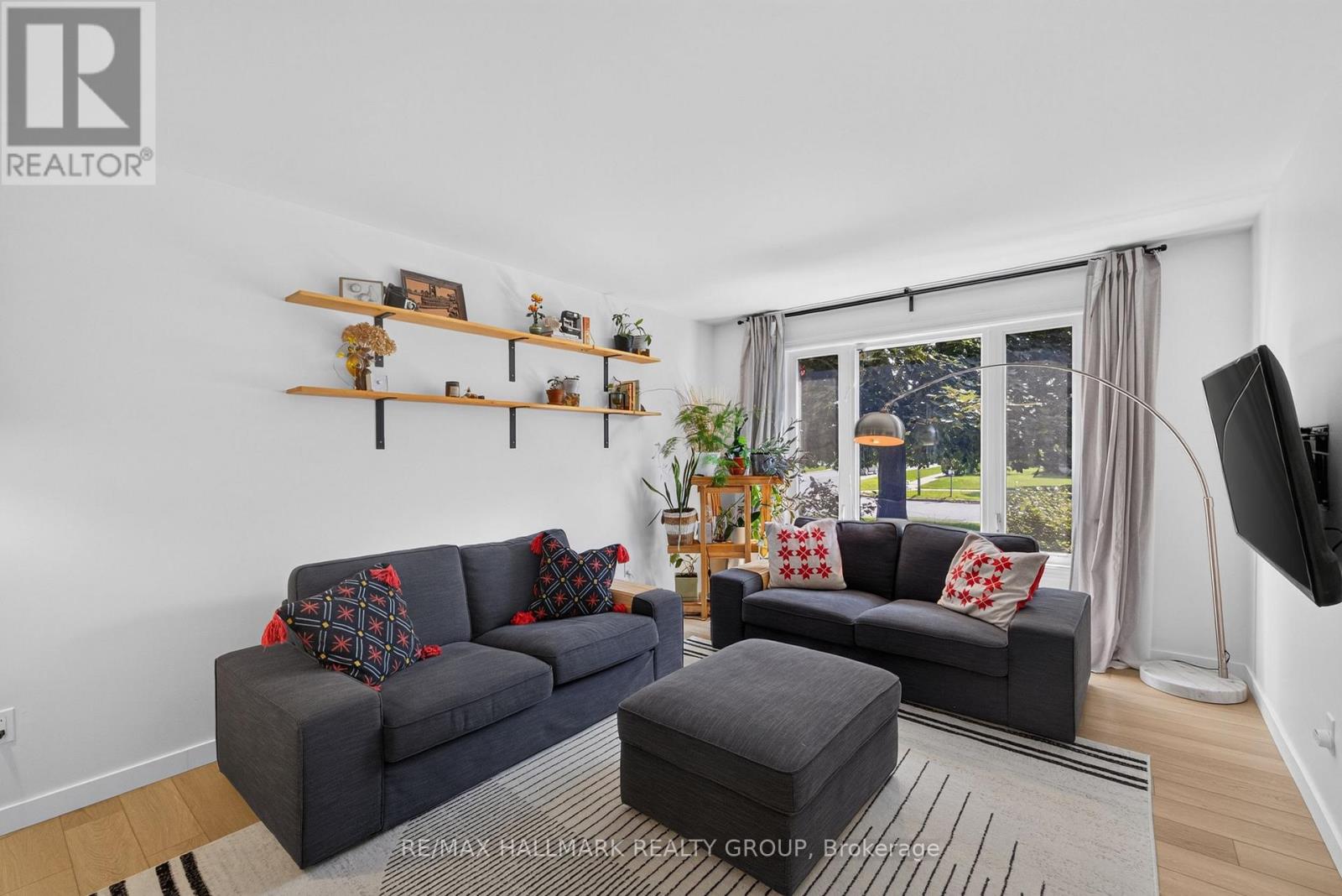 1 HEDGEROW LANE - Image 10