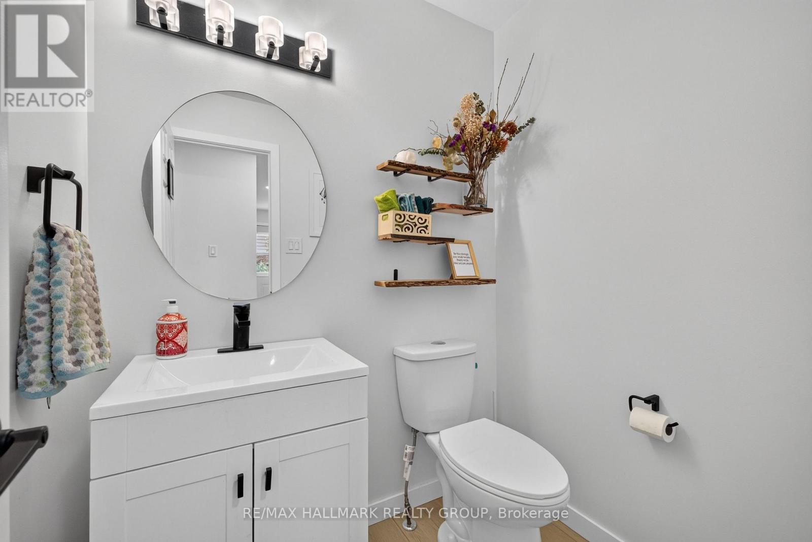1 HEDGEROW LANE - Image 23