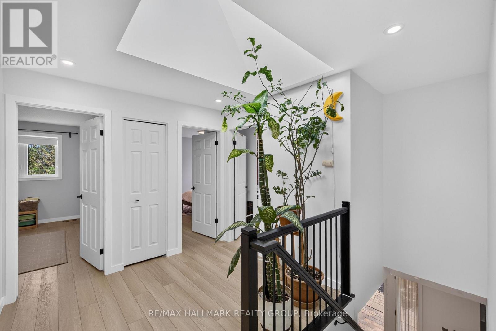 1 HEDGEROW LANE - Image 25
