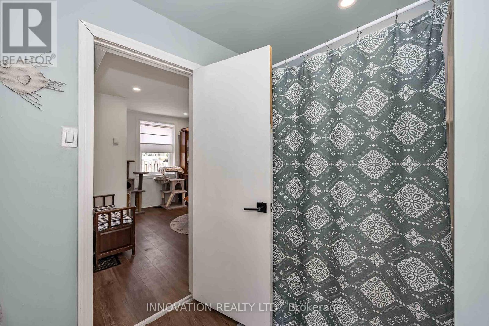 58 RUSSELL STREET N - Image 22
