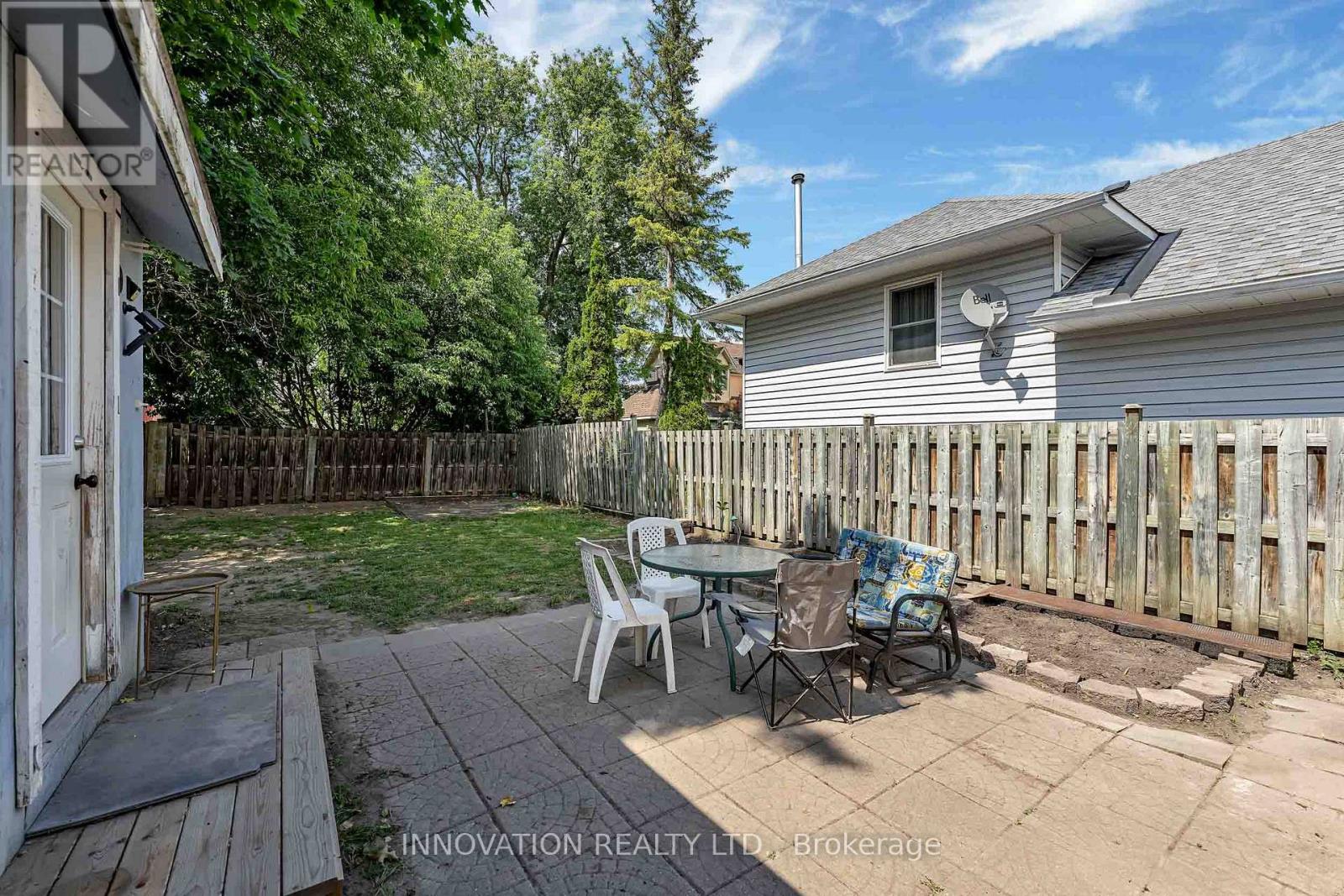 58 RUSSELL STREET N - Image 30