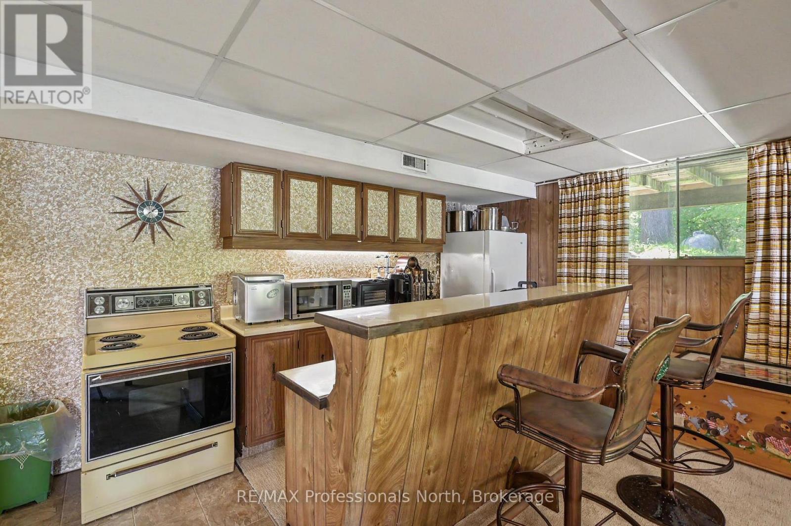 1015 KELSON ROAD - Image 27