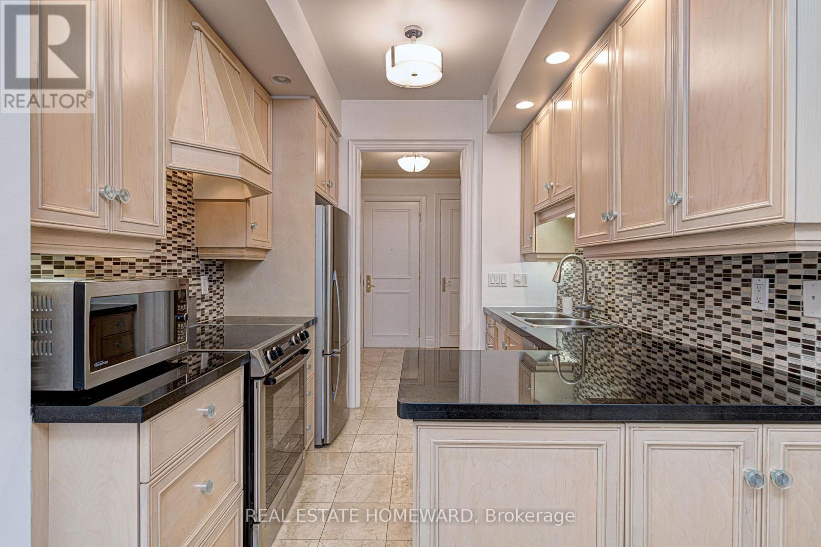 #206 10 OLD YORK MILLS ROAD - Image 4