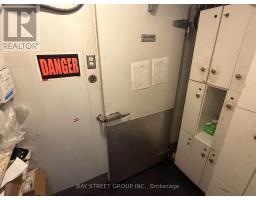 185 Dundas Street W, Toronto, ON M5G1C7 Photo 6