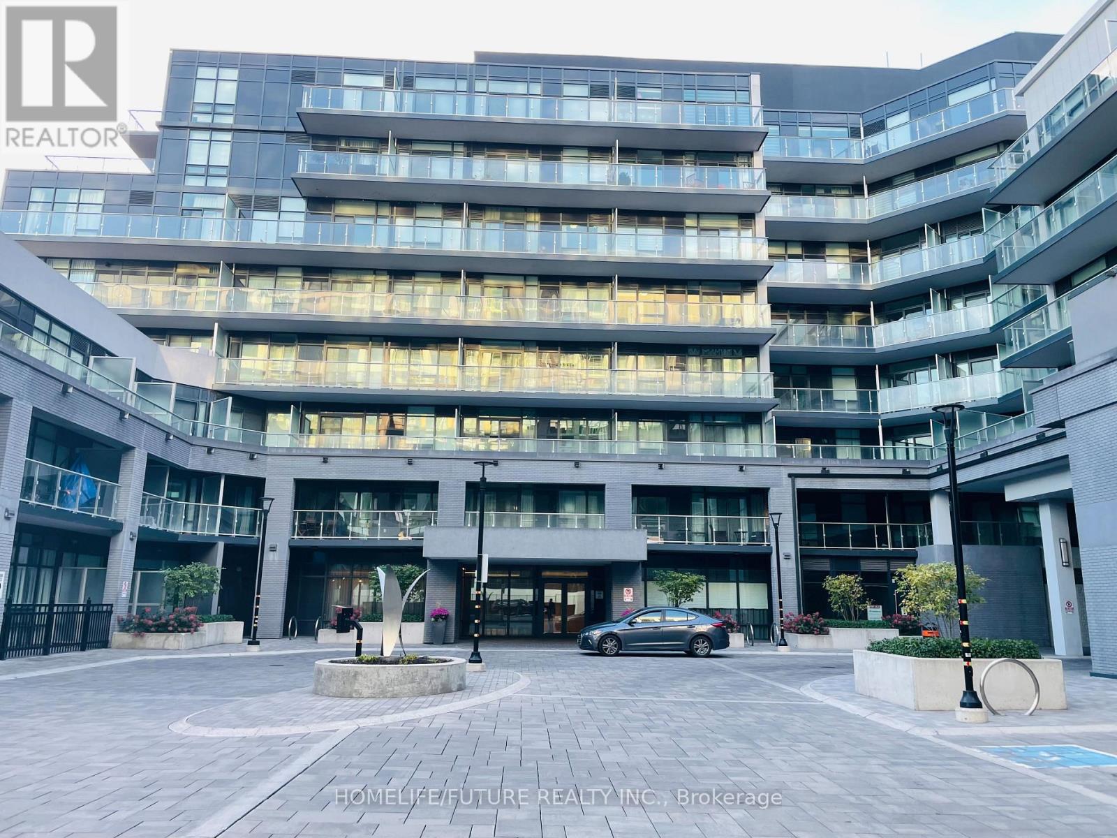 Photo of 621 Sheppard Avenue