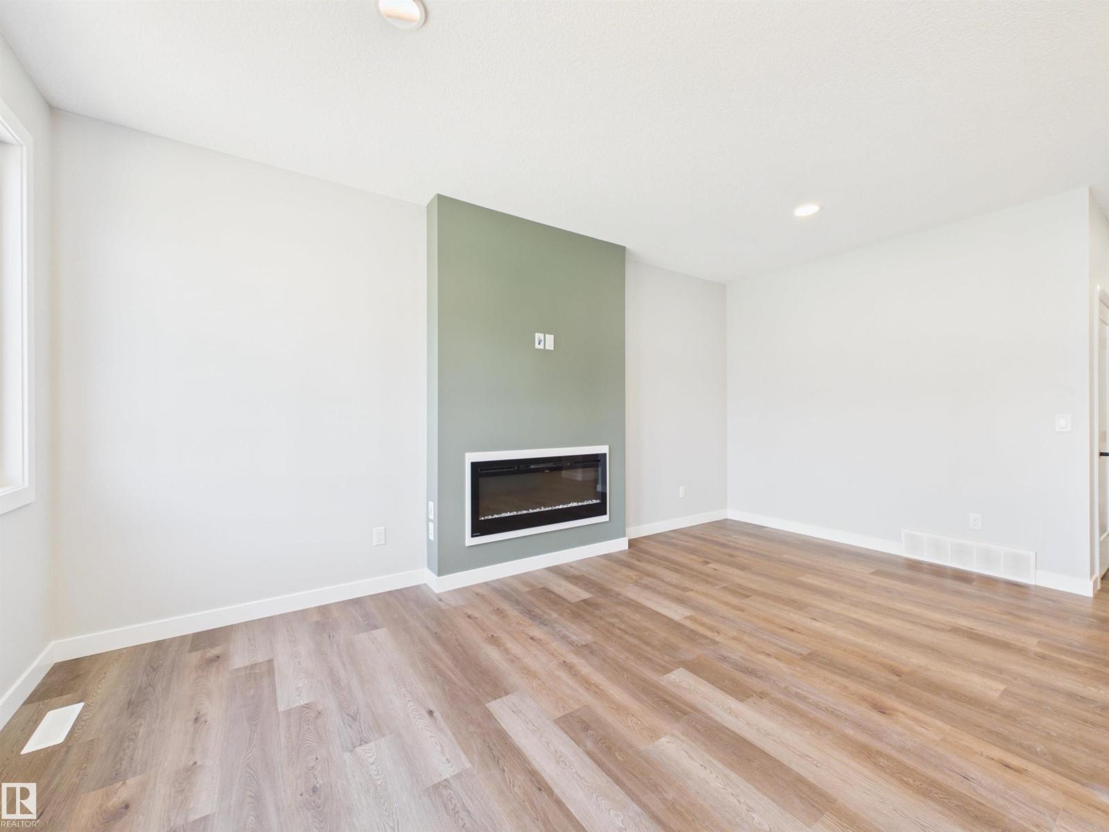 139 Caledon Cr photo 5 — MLS® E4498542