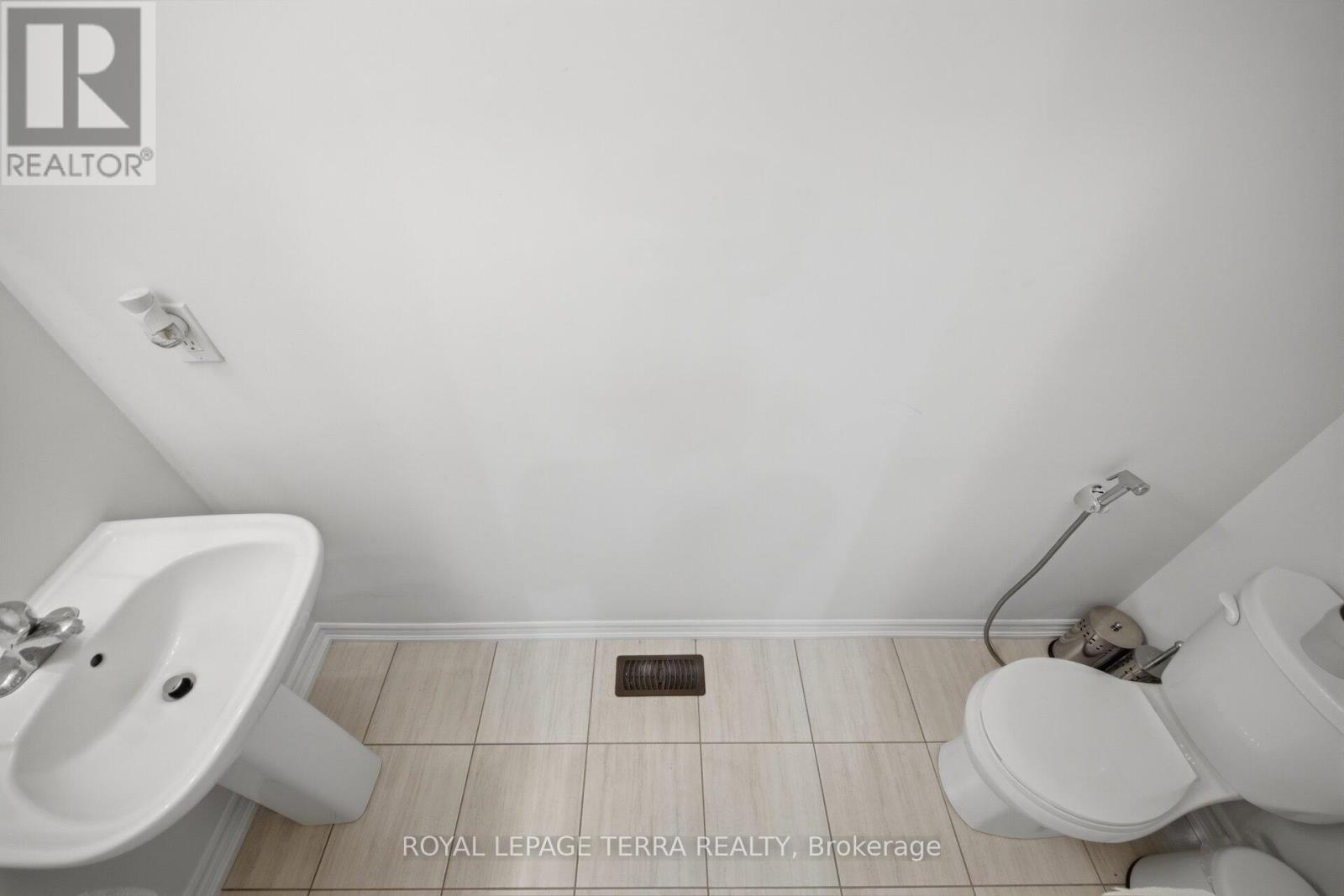 38 HALLMARK WAY - Image 13