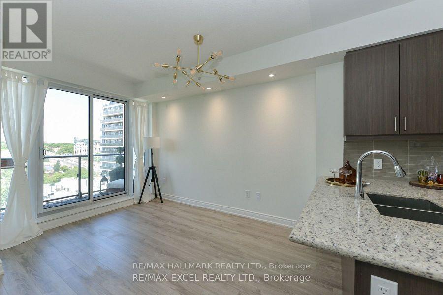 1011 - 9618 YONGE STREET