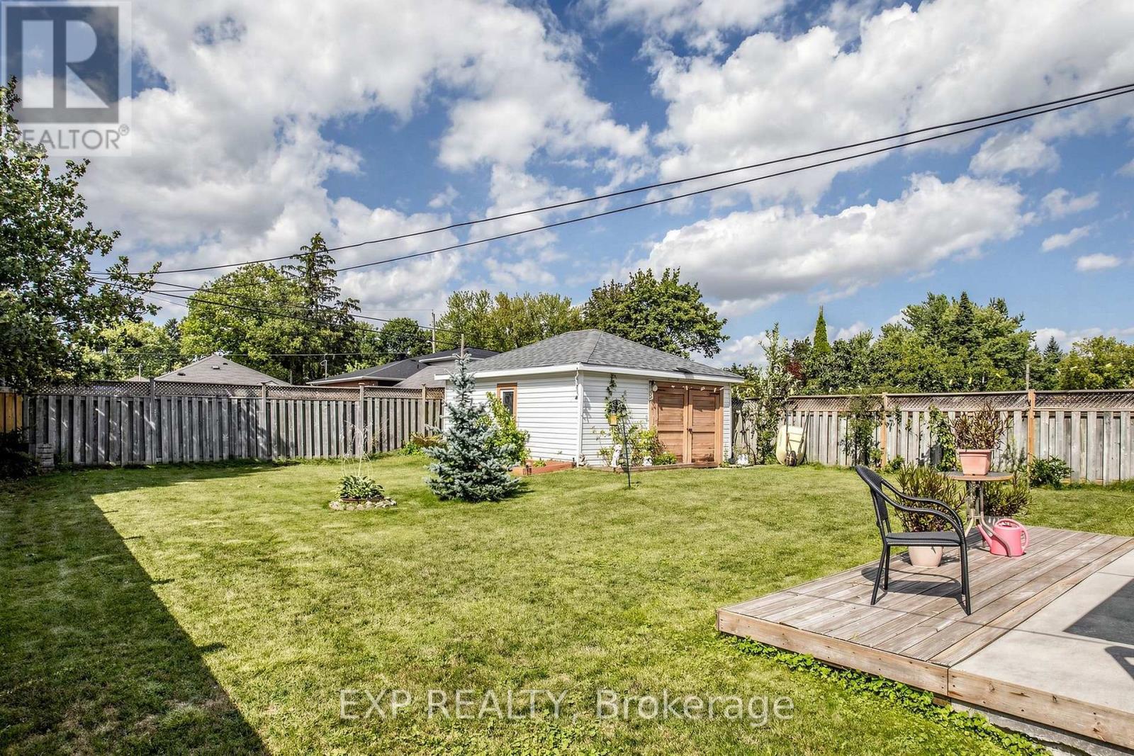 292 HOLLYWOOD DRIVE - 33