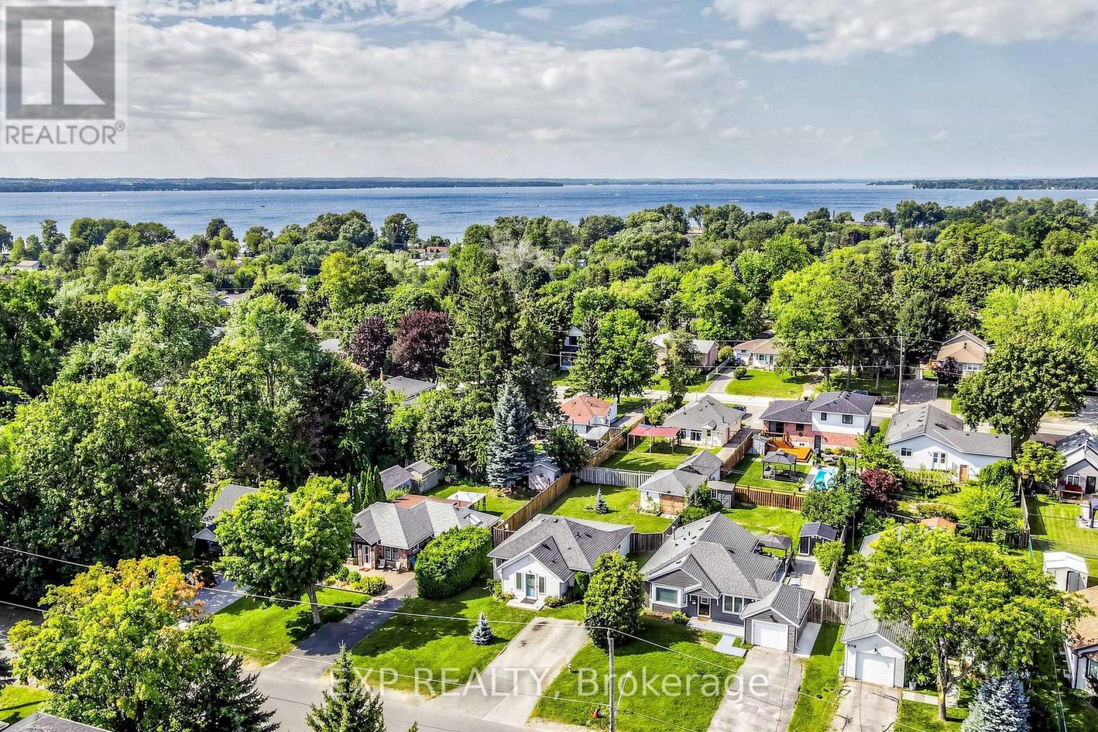 292 HOLLYWOOD DRIVE - 39