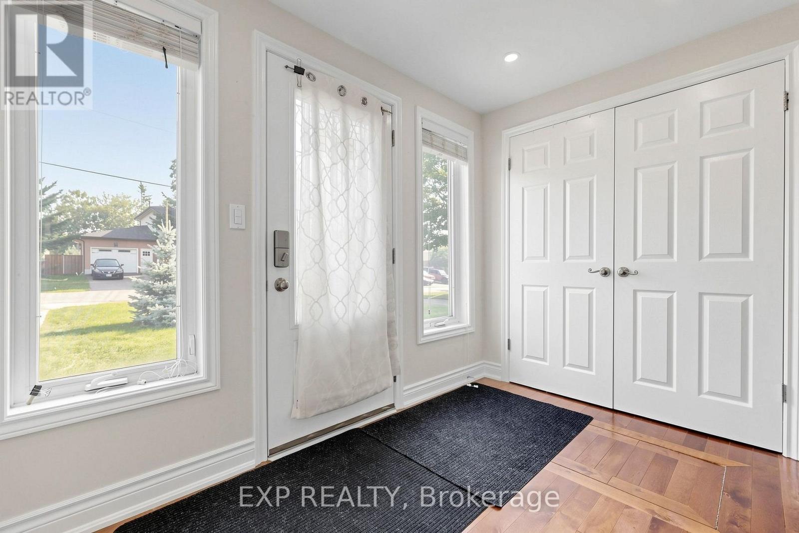 292 HOLLYWOOD DRIVE - 4