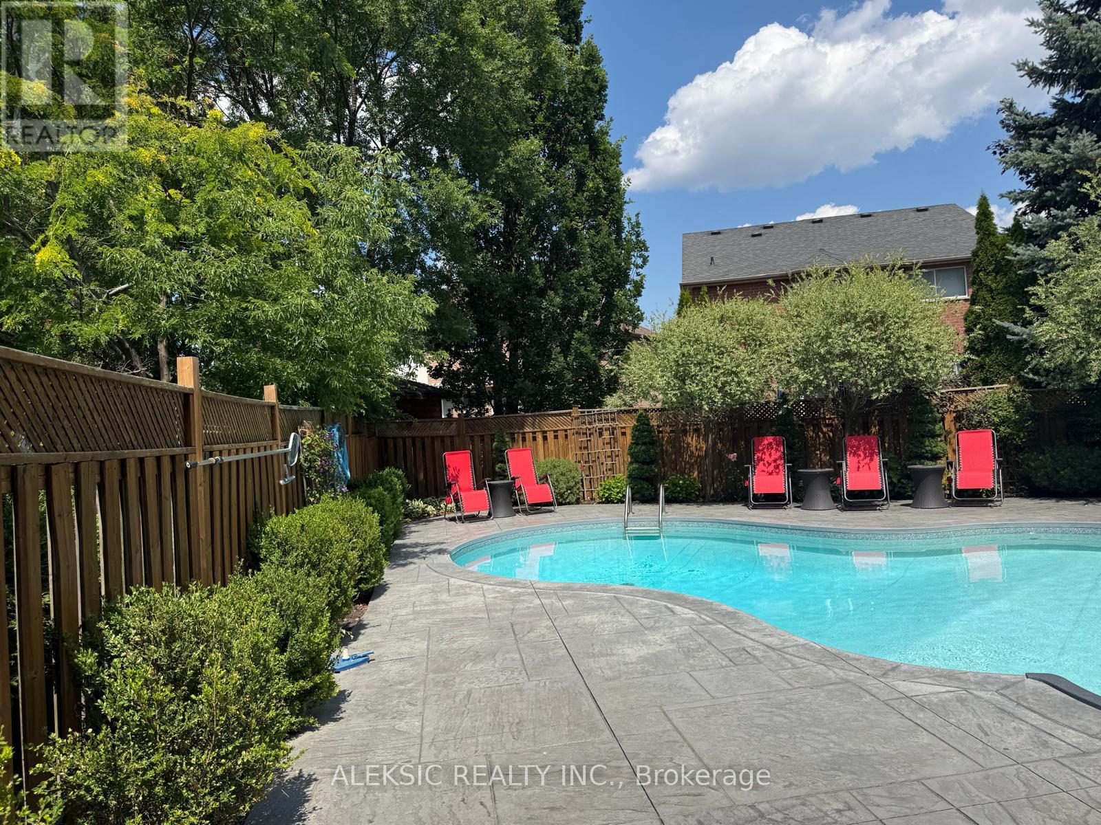 33 HILLPATH CRESCENT - Image 4