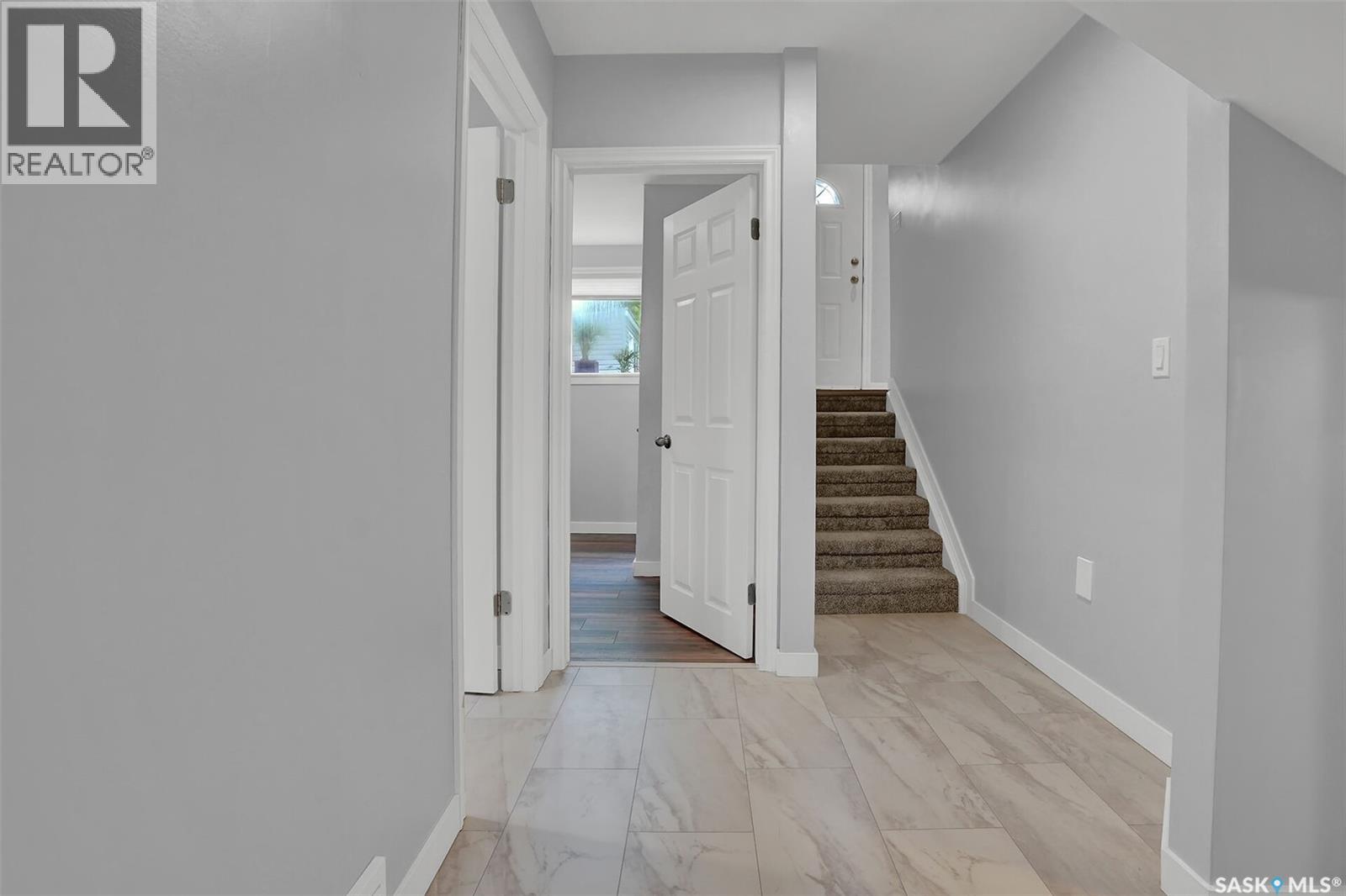 209 Douglas AVENUE E - Image 35