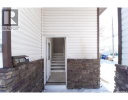 Living room - 1400 Rothwell Street, Regina, SK S4N2B3 Photo 16