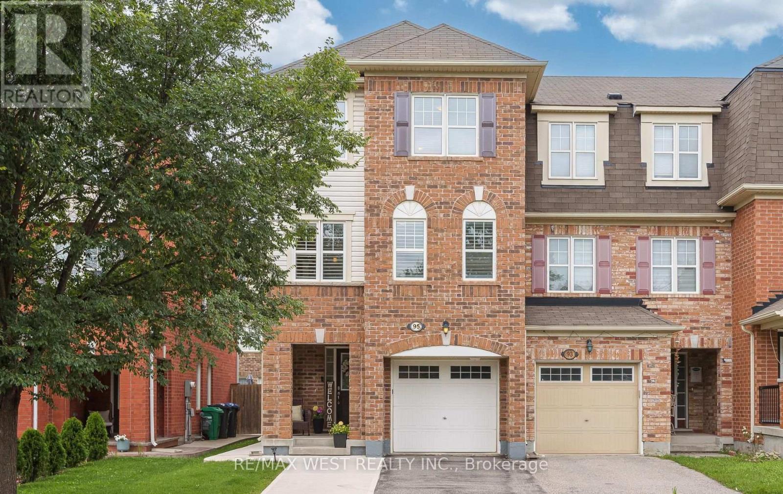 Photo of 95 McCleave Crescent