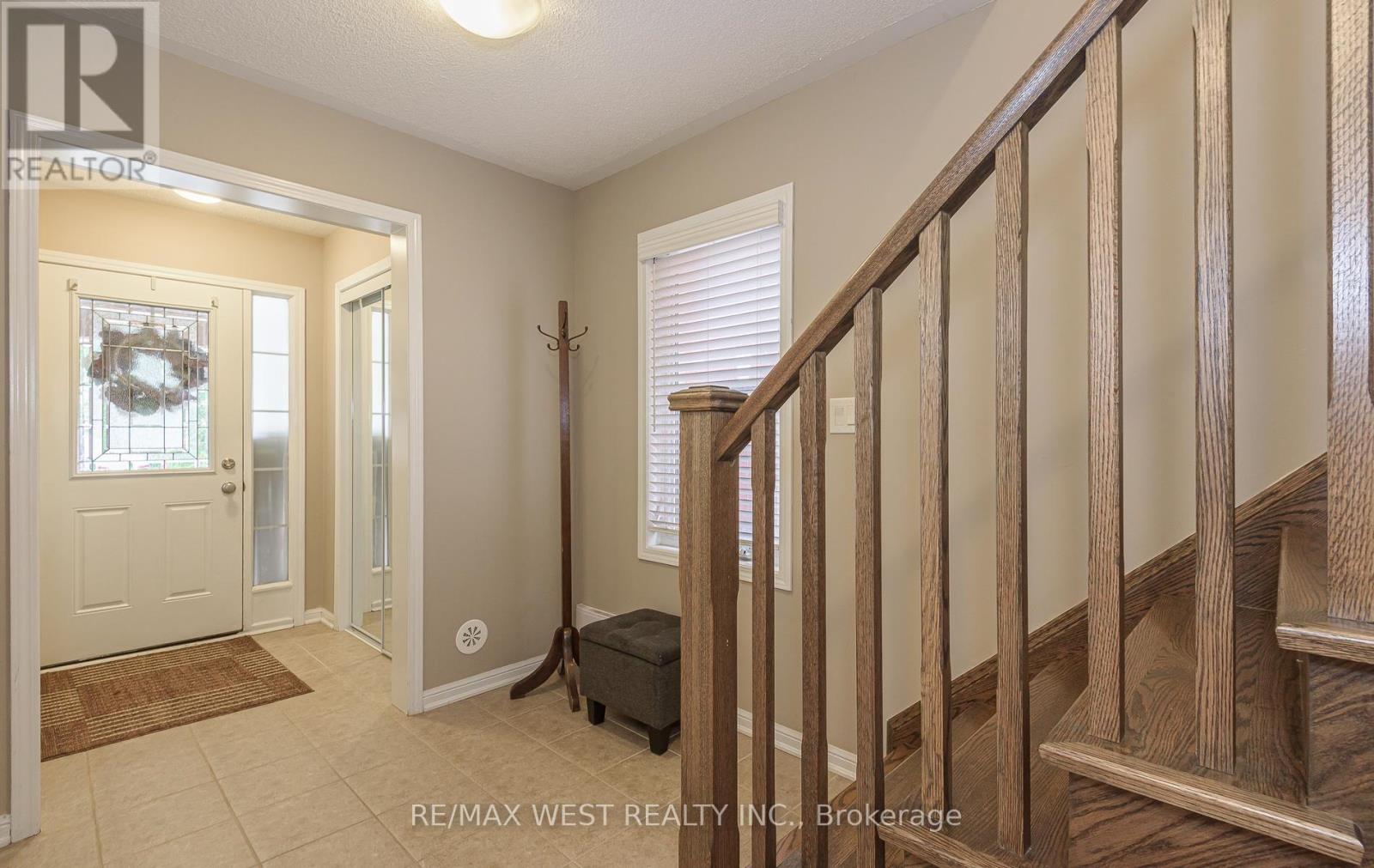 95 MCCLEAVE CRESCENT - 6
