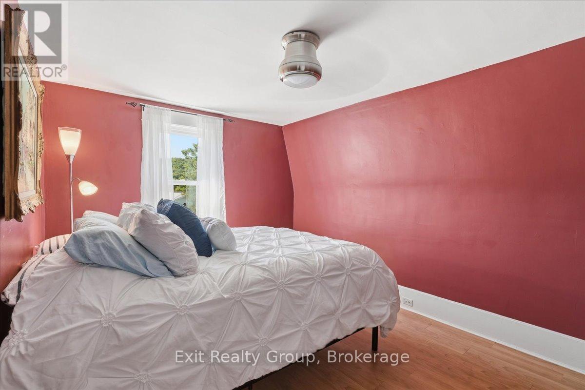 910 ROSEBUSH ROAD - Image 18