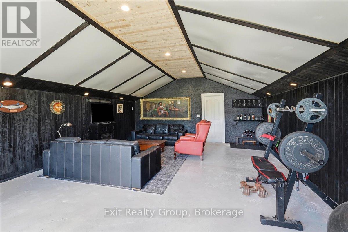 910 ROSEBUSH ROAD - Image 34