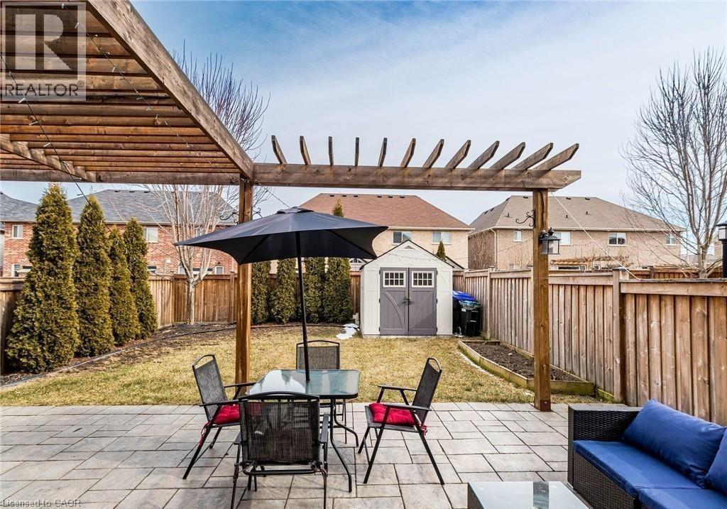 47 HAWKE Crescent - 37