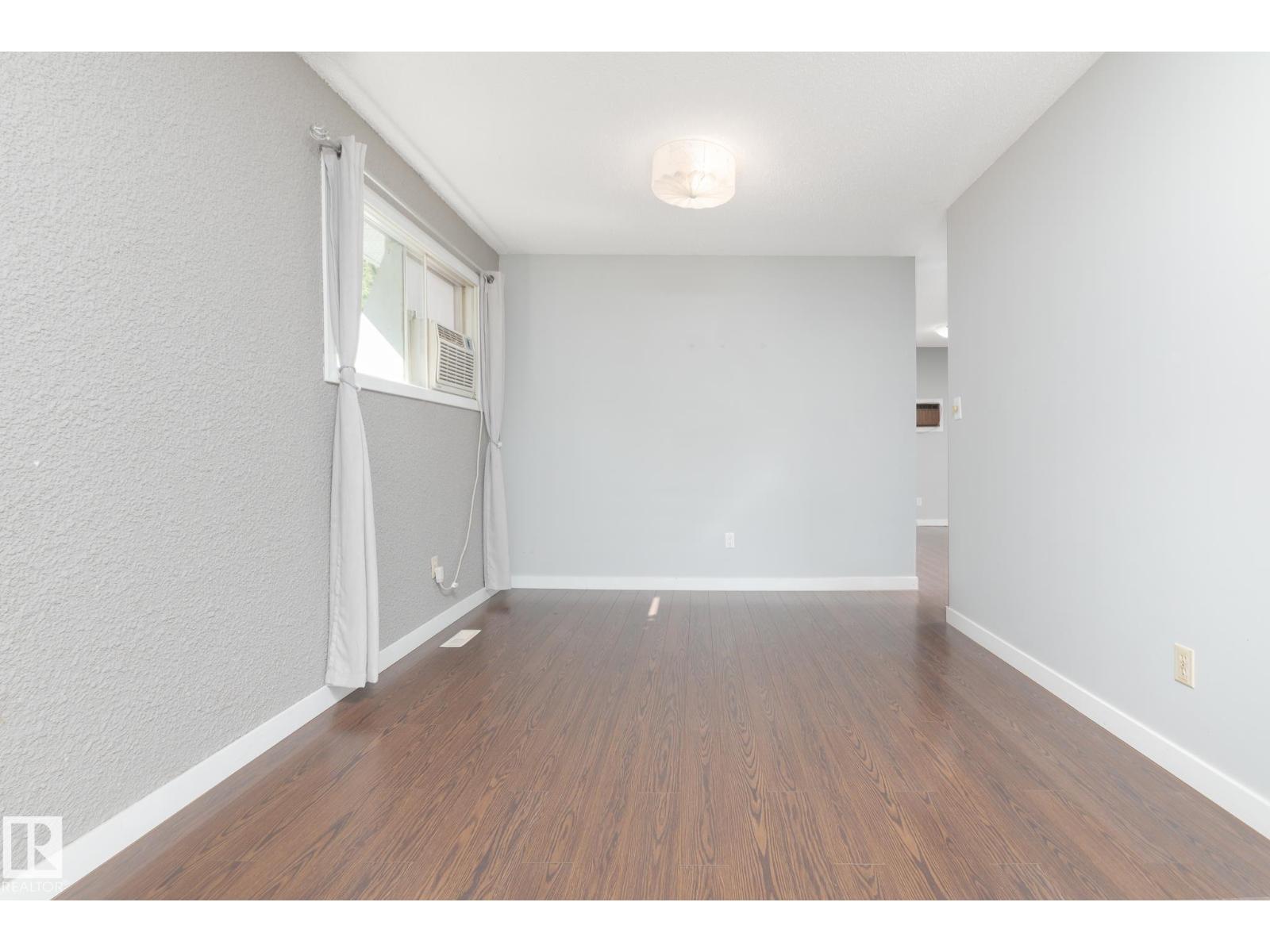 63 WAVERLEY CR - Image 11