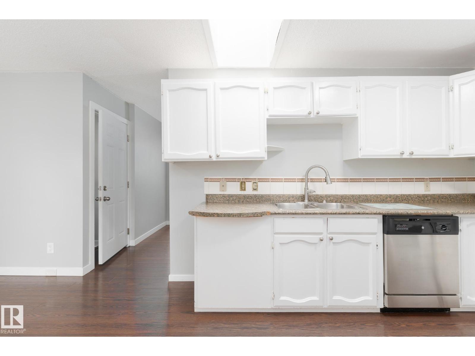 63 WAVERLEY CR - Image 20