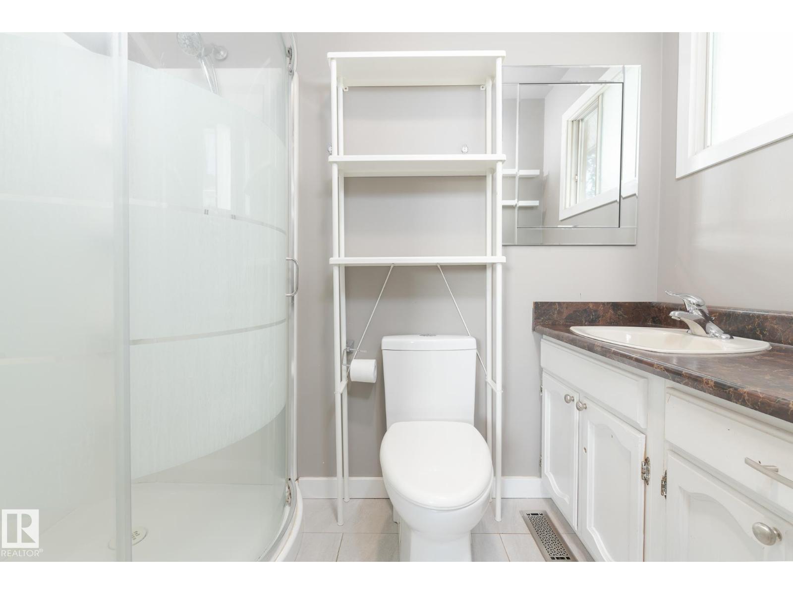 63 WAVERLEY CR - Image 25